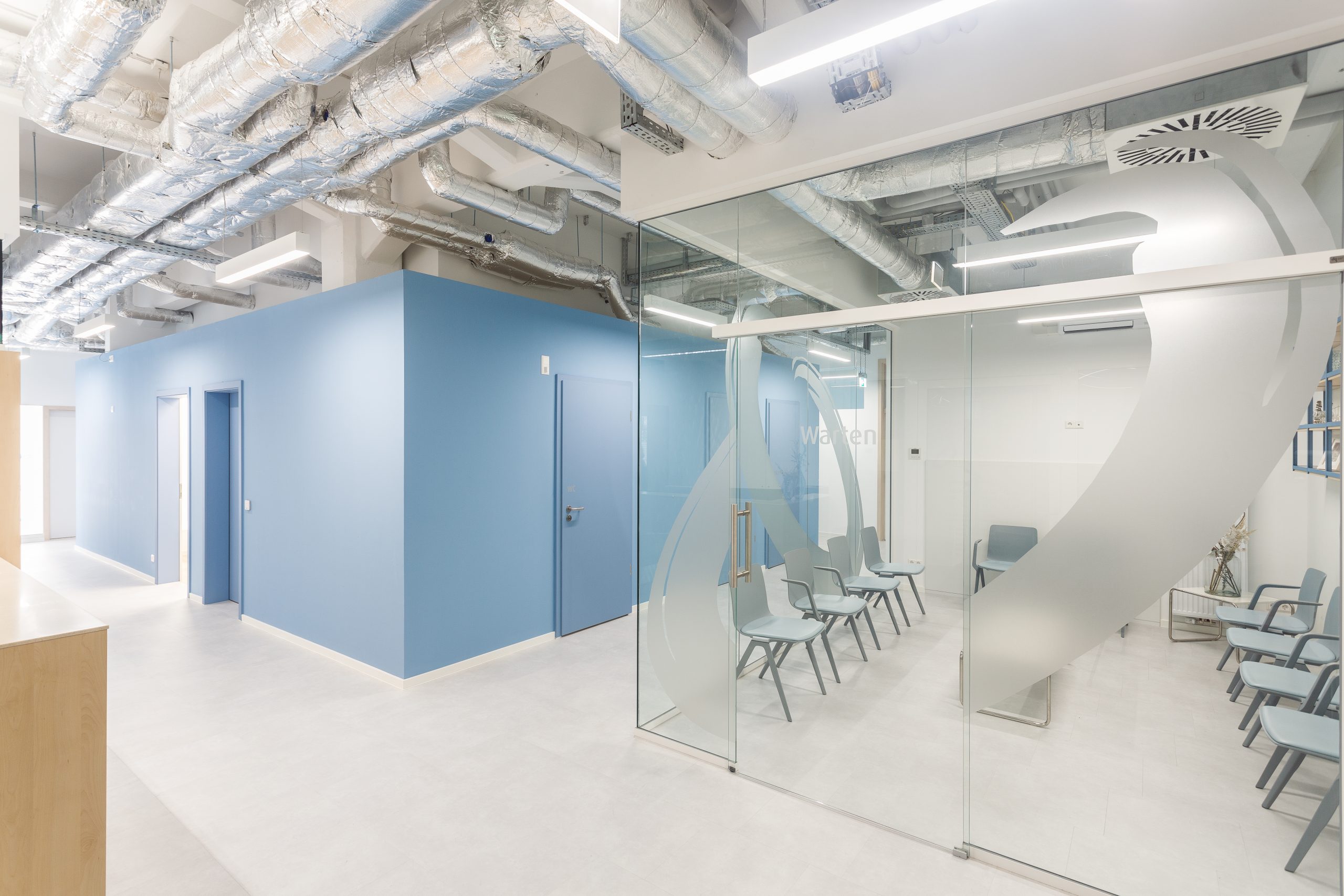 ORTHOPÄDISCHE PRAXIS - SPACIG UND LUFTIG - Dinger Innenarchitektur