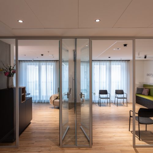 Wartebereiche mit Transparenz